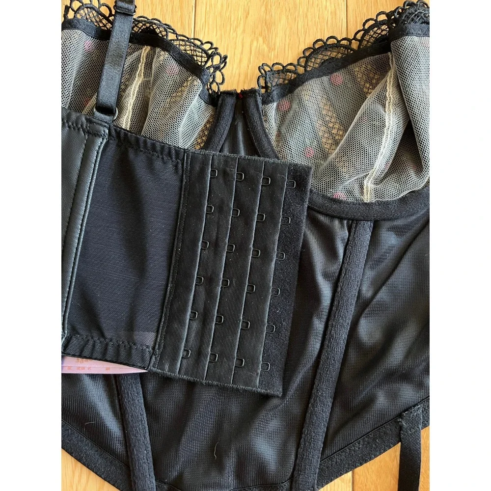 NEW Savage X Fenty Renaissance Rose Bustier Faux Leather Rose Embroidery Size M